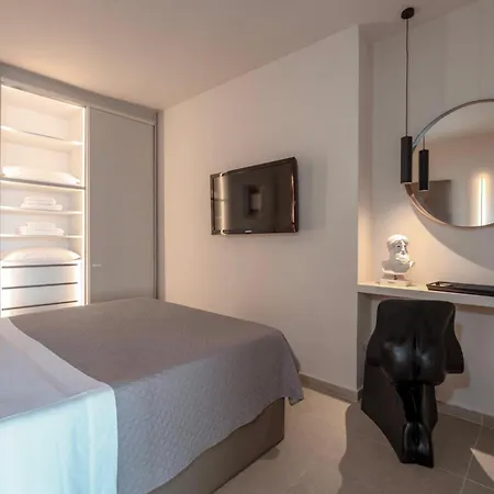 Luxury House With Private Pool At Elia * Elia (Mykonos)